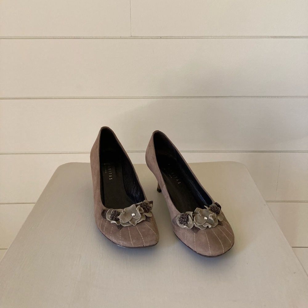Hispanitas women’s suede heels, size 7